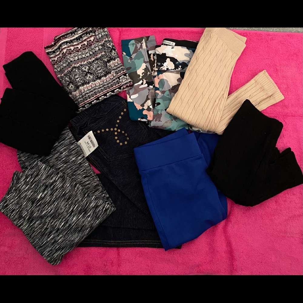 8 pairs of Leggings/Yoga Pants